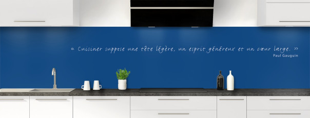 Crédence de cuisine TEXTE5B couleur Classic blue panoramique